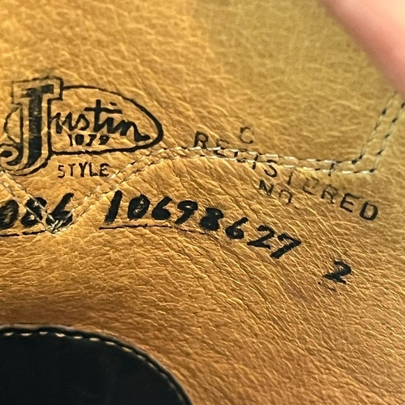 Vintage Justin Black Cowboy Boots Sz 8.5 Made in USA Registered Oil Resistant - Picture 12 of 16